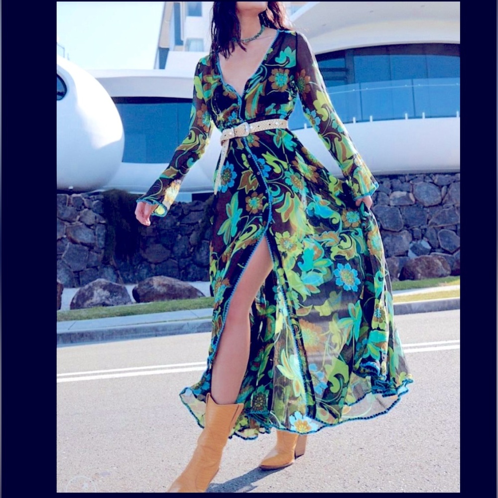 Chasing Unicorns ISO!!! Killing the blues maxi S NOT FOR SALE